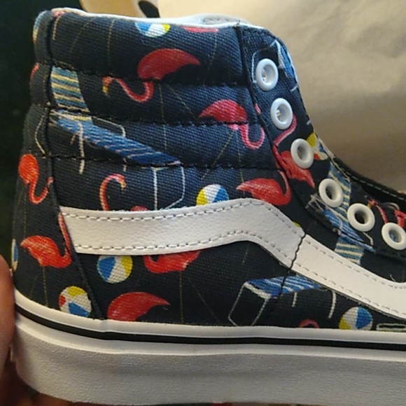 Vans - Picture 2 of 4